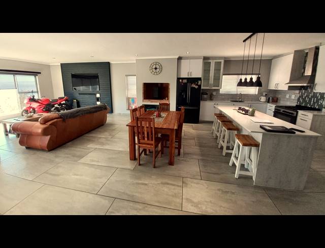 3 BEDROOM HOUSE FOR SALE IN KLEINKOORNHUIS